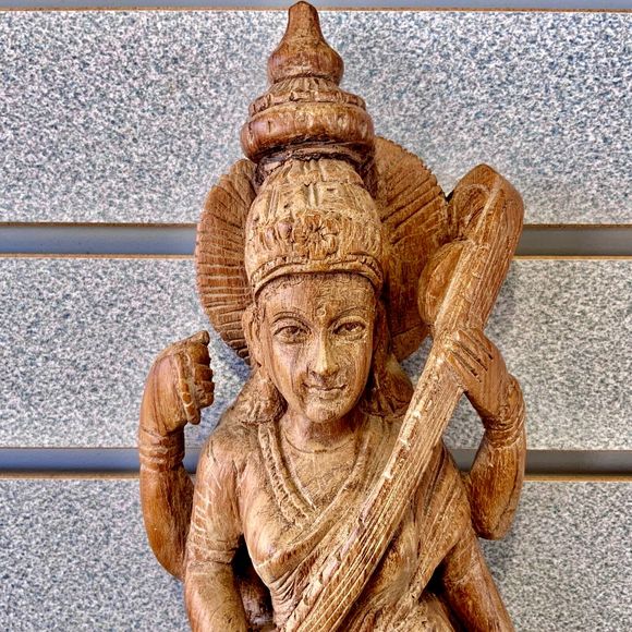 💥 Vtg Goddess Saraswati Sarasvati 💥Carved Wood Mid 20th C. ~ 16.5" Statue 💥 - Picture 3 of 13